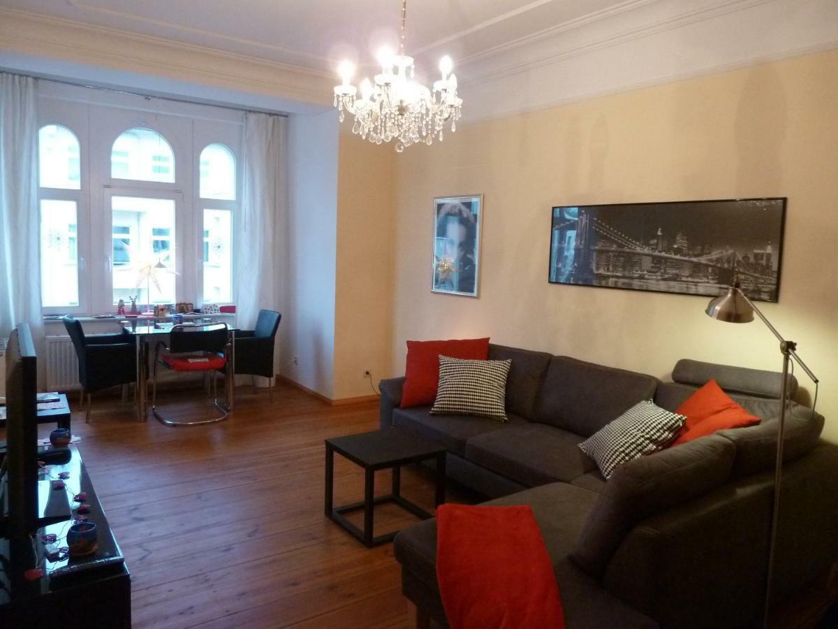 Lichtdurchflutetes Apartment Prenzlauerberg Berlino Esterno foto