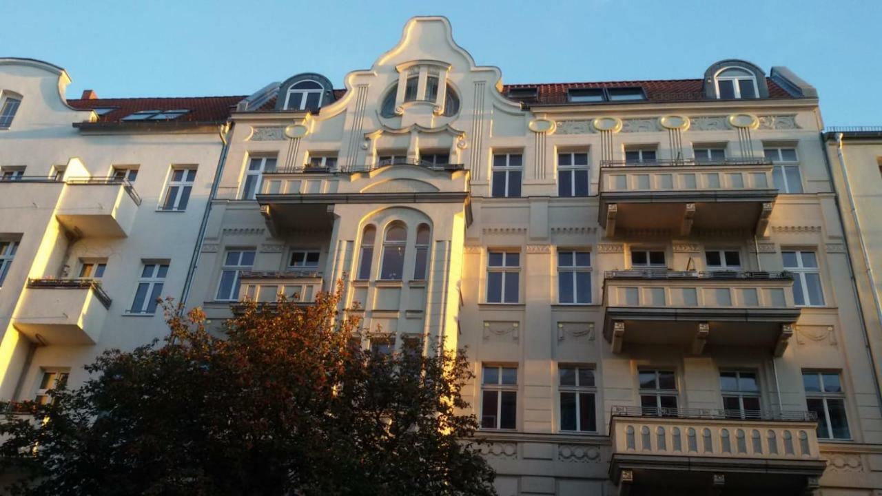 Lichtdurchflutetes Apartment Prenzlauerberg Berlino Esterno foto